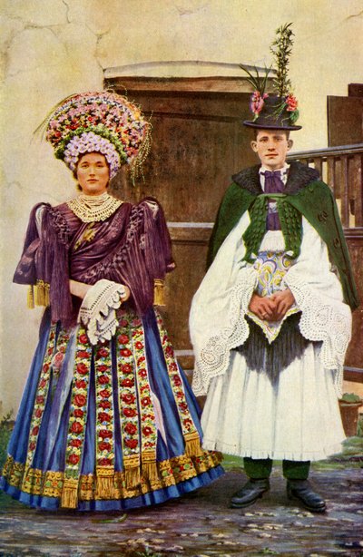 Ungarn. Bondepar i brudeopstilling. 1920 af Unknown